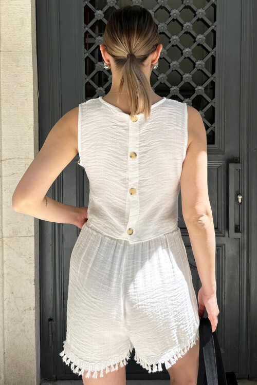 Krem Püskül Detaylı Şort Ve Yelek Takım