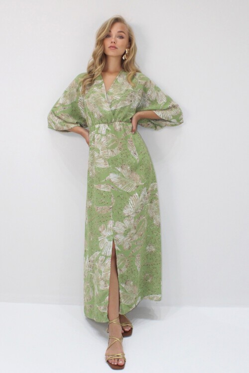 Yeşil Bej Kruvaze Yaka Beli Lastikli Yarasa Kol Yırtmaç Detaylı Maxi Boy Elbise