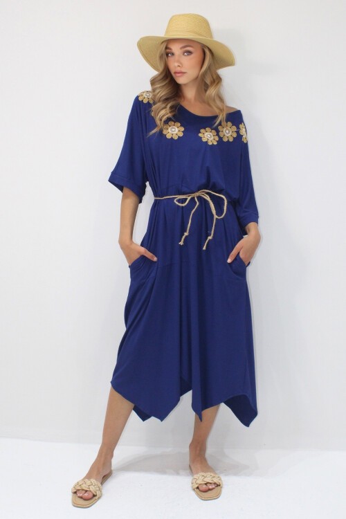 Lacivert Asimetrik Kesim  V Yaka Nakış İşlemeli Çift Cepli Hasır Kemerli Viskon Elbise