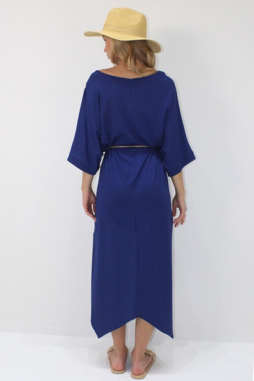 Lacivert Asimetrik Kesim  V Yaka Nakış İşlemeli Çift Cepli Hasır Kemerli Viskon Elbise