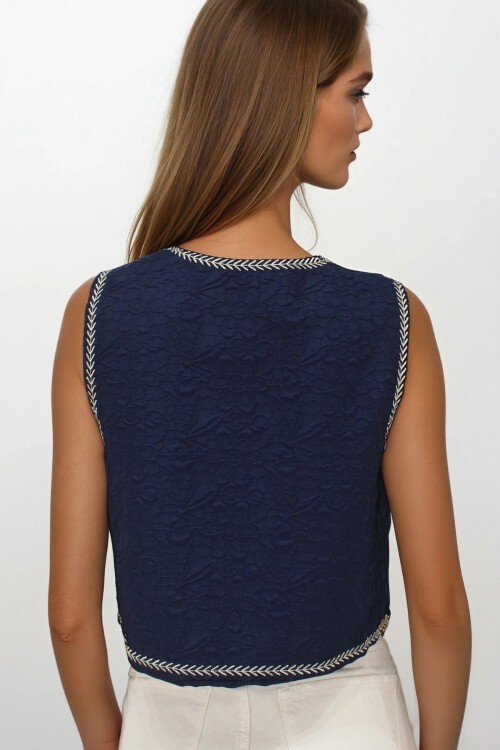 Lacivert Nakış Detaylı Astarlı Dokulu Crop Yelek