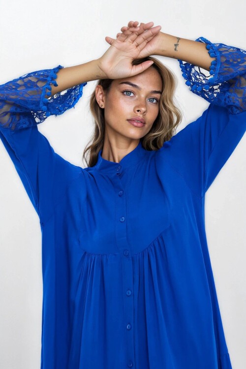 Saks Hakim Yaka Önü Düğmeli Dantelli Viskon Elbise