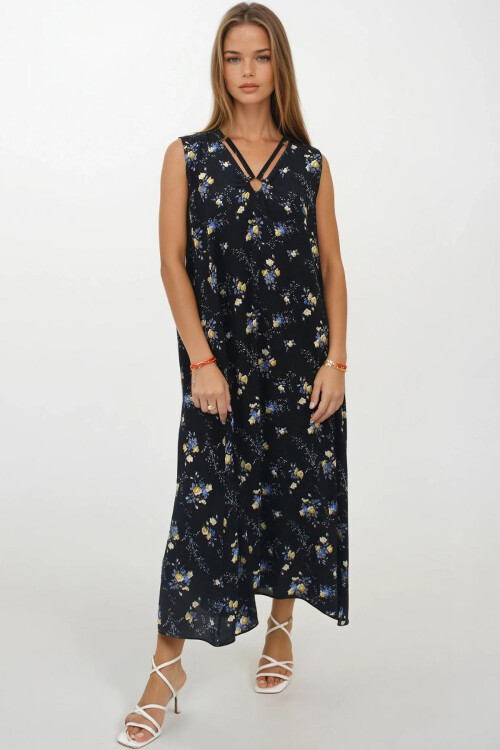 Sarı Aksesuar Detaylı Desenli Maxi Boy Çift Cepli Elbise Elbise