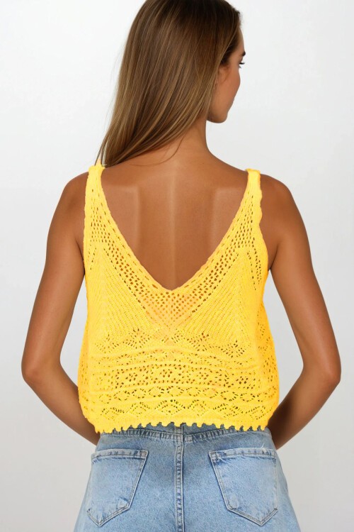 Sarı Askılı Ajurlu Örme Crop Bluz