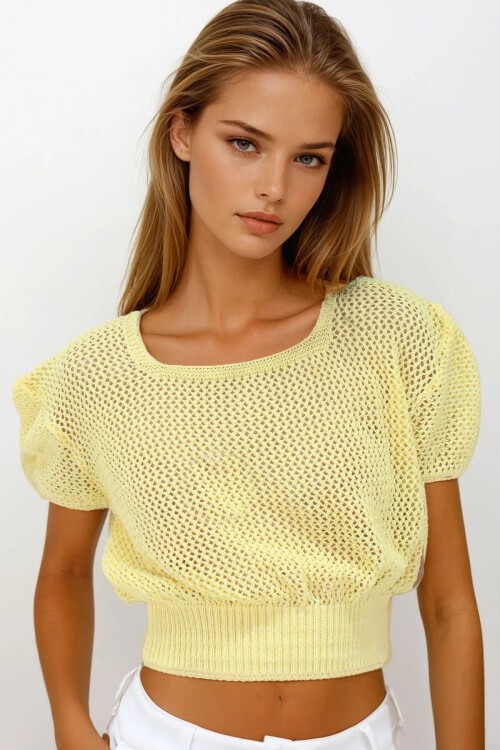 Sarı Beli Gipeli Ajurlu Crop Bluz