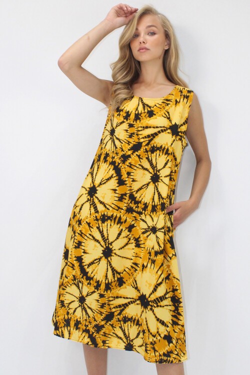 Sarı Bisiklet Yaka Çift Cepli Batik Desenli A Form Midi Boy Dokuma Viskon Elbise