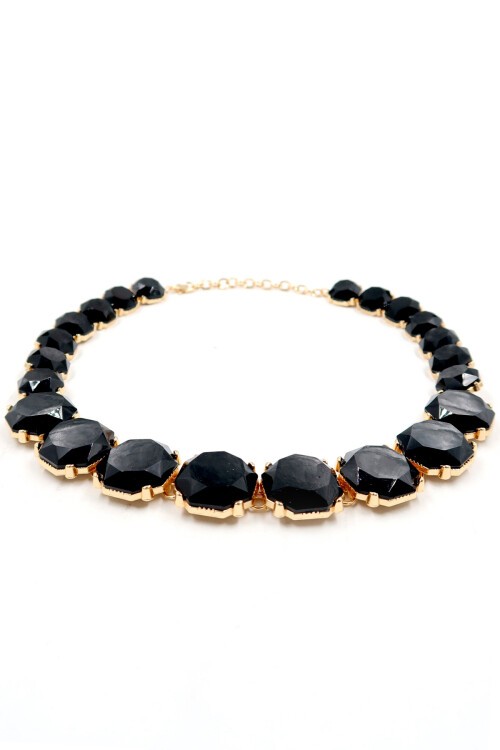 Siyah Altın Çerçeveli Geometrik Taşlı Tasarım Kolye