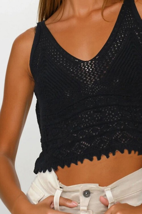 Siyah Askılı Ajurlu Örme Crop Bluz