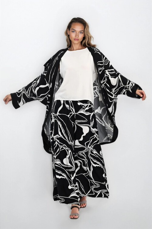Siyah-Beyaz Desenli Kimono Kolsuz Bluz Ve Beli Lastikli Pantolon Büyük Beden Alt Üst Takım