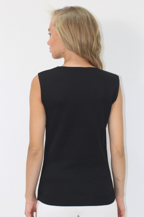 Siyah Bisiklet Yaka Gold Düğme Detaylı Triko Kolsuz Bluz