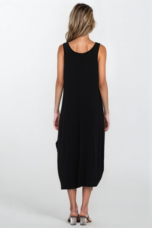 Siyah Çift Cepli Çiçek Nakışlı Askılı Büyük Beden Elbise