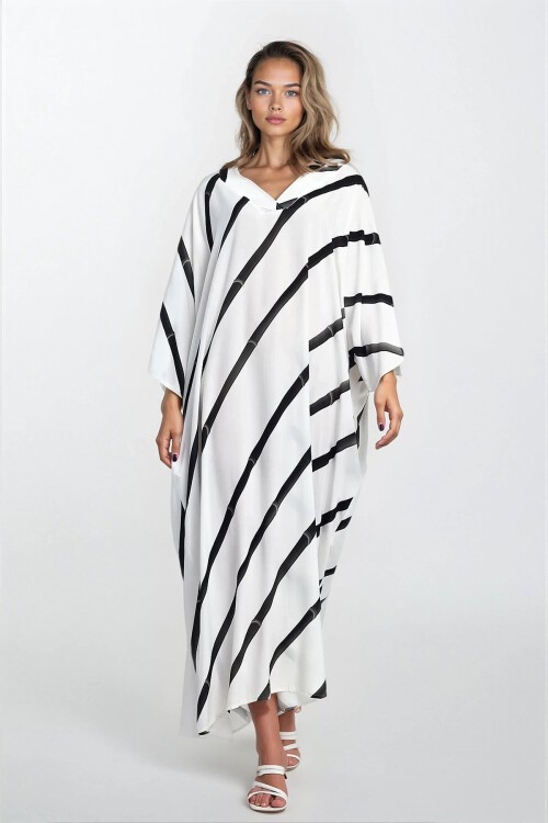 Siyah Çizgi Desenli V Yaka Büyük Beden Viskon Elbise