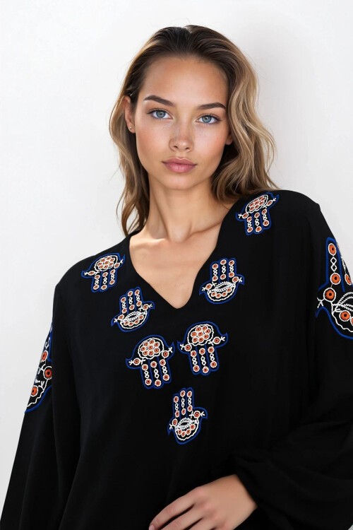 Siyah Derin V Yaka Etnik Desenli Elbise