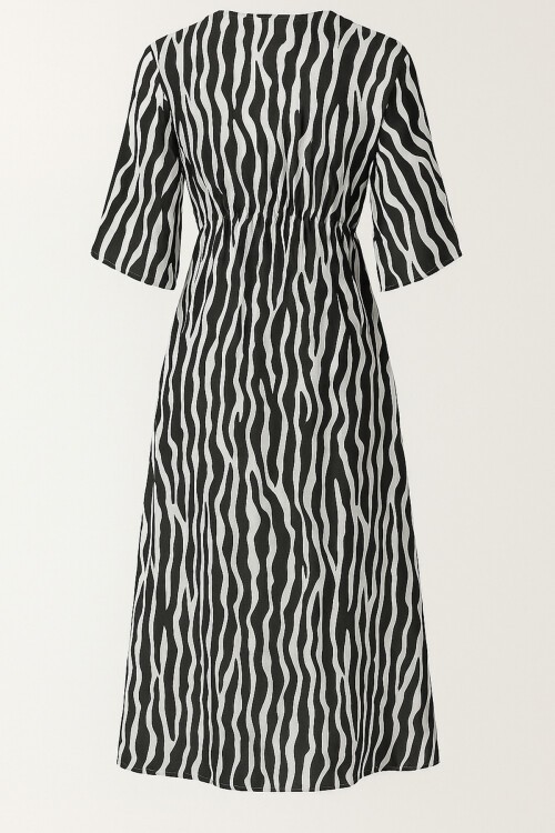 Siyah Derin V Yaka Yırtmaç Detaylı Midi Boy Elbise