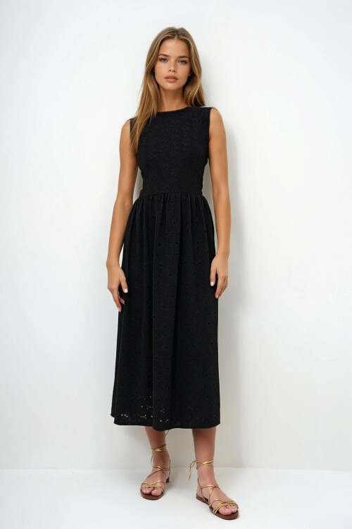 Siyah Gizli Fermuarlı Kolsuz Premium Güpür Elbise