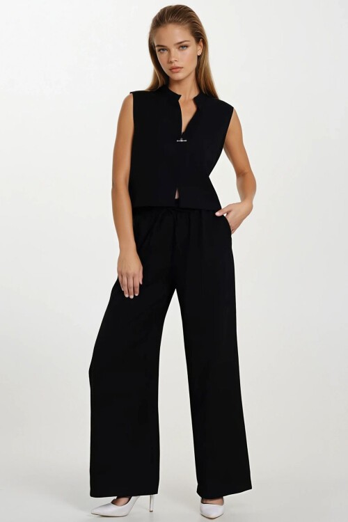 Siyah Hakim Yaka Aksesuar Kapamalı Bluz Ve Bağcıklı Palazzo Pantolon Takım