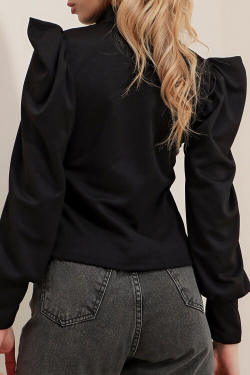 Siyah Hakim Yaka Prenses Kol Dokuma Crop Bluz