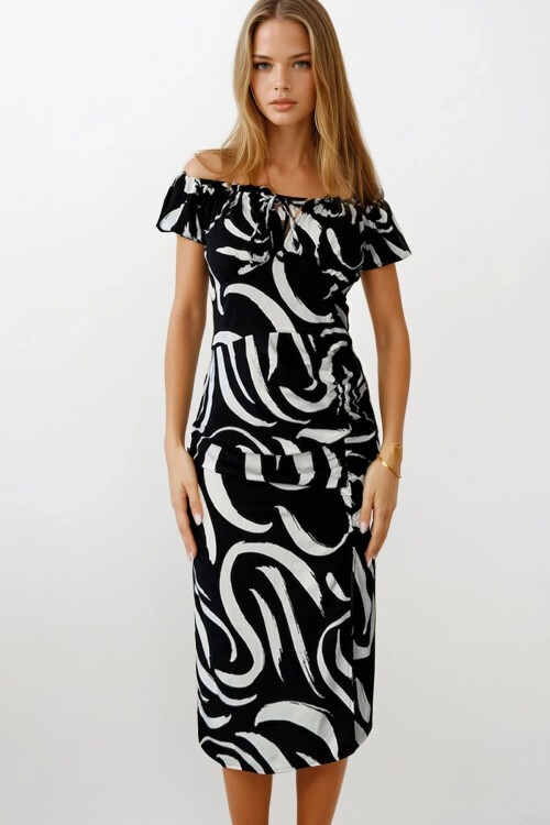 Siyah Madonna Yaka Çiçek Desenli Yırtmaç Detaylı Fermuarlı Elbise