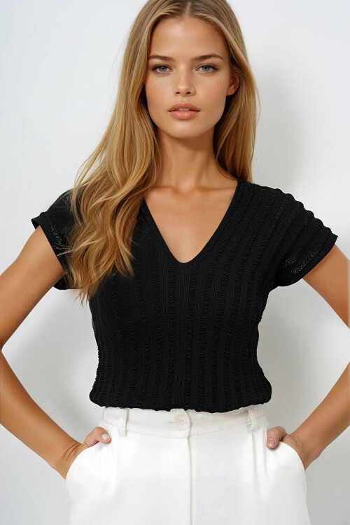 Siyah Ön Arka V Yaka Ajurlu Yazlık Triko Bluz