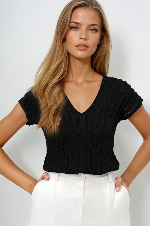 Siyah Ön Arka V Yaka Ajurlu Yazlık Triko Bluz