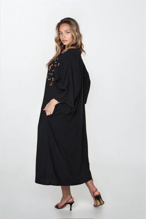 Siyah Önü Düğmeli Çift Cepli Büyük Beden Viskon Elbise