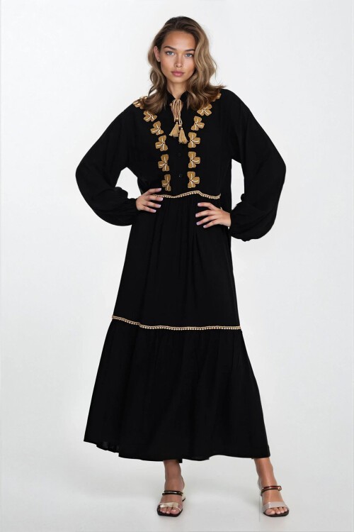 Siyah Önü Yarım Düğme Kapamalı Büyük Beden Viskon Elbise