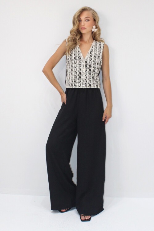 Siyah V Yaka Güpür Detaylı Keten Yelek Ve Palazzo Pantolon Takım