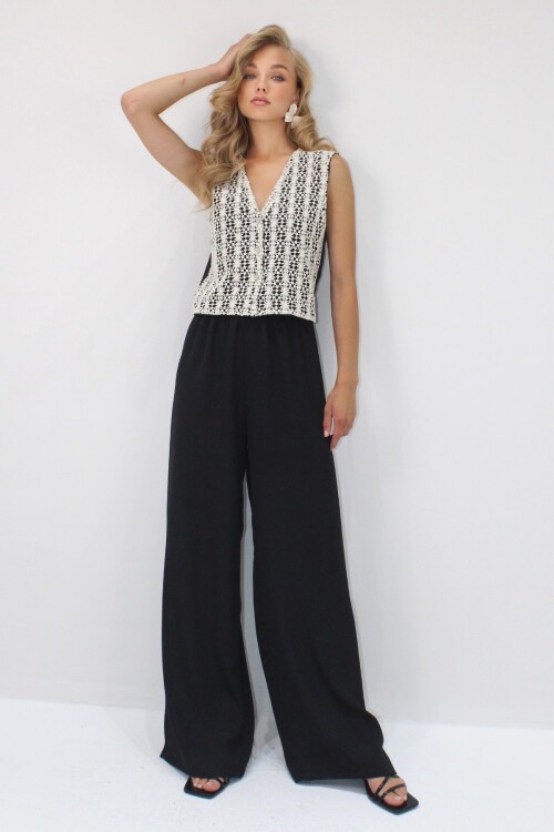 Siyah V Yaka Güpür Detaylı Keten Yelek Ve Palazzo Pantolon Takım