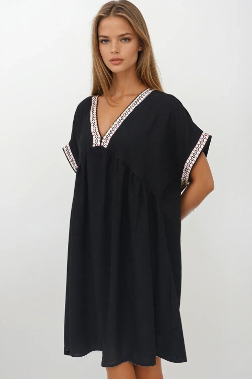 Siyah V Yaka Kısa Kollu Midi Boy Rahat Kesim Elbise