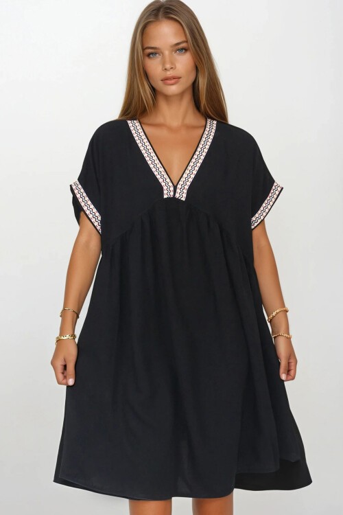 Siyah V Yaka Kısa Kollu Midi Boy Rahat Kesim Elbise