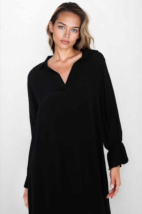 Siyah V Yaka Yırtmaçlı Büyük Beden Viskon Elbise