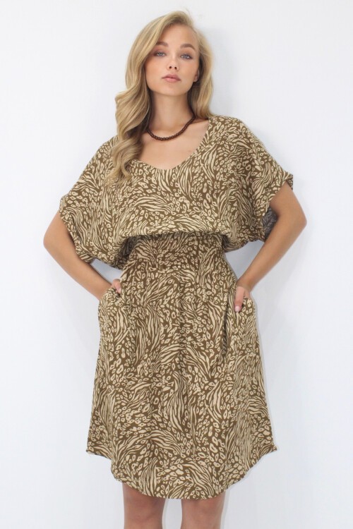 Sütlü Kahve V Yaka Çift Cepli Desenli Beli Gipeli Dokuma Viskon Elbise