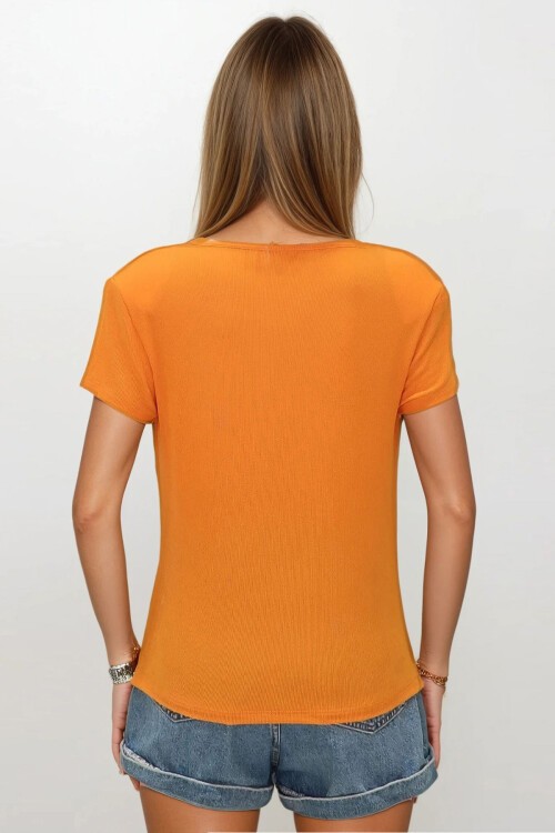 Turuncu Degaje Yaka Dökümlü Vatkalı Örme Bluz