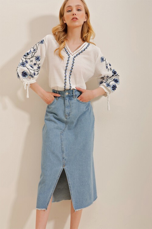 Beyaz V Yaka Karpuz Kol Nakışlı Keten Bluz