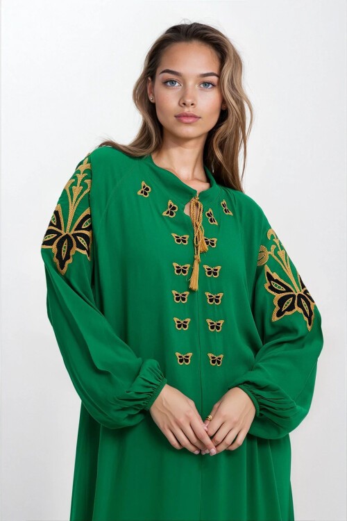 Yeşil Kolları Lastikli Hakim Yaka Püsküllü Büyük Beden Elbise