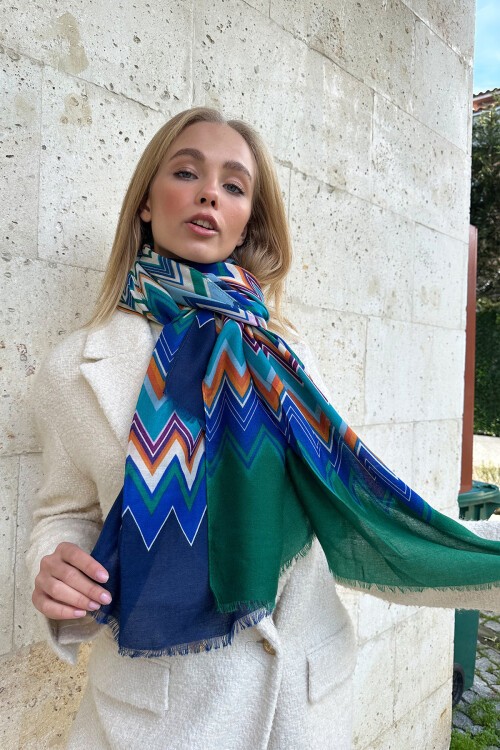 Yeşil Püskül Detaylı Desenli Şal