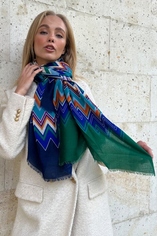 Yeşil Püskül Detaylı Desenli Şal