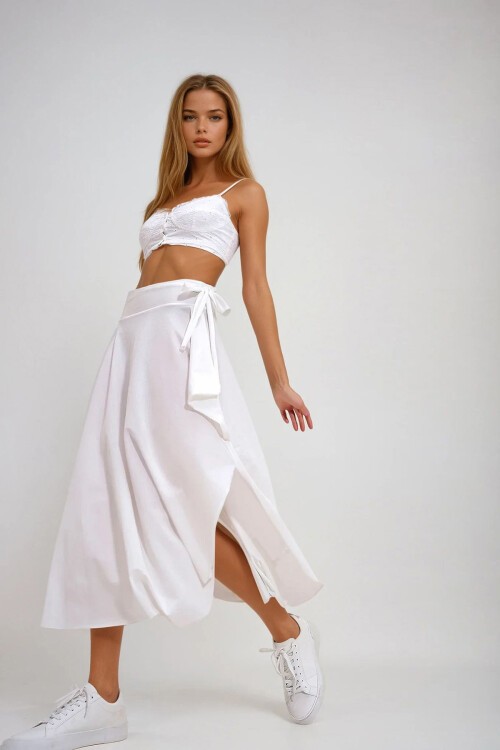 Beyaz Asimetrik Kesim Beli Bağlamalı Etek