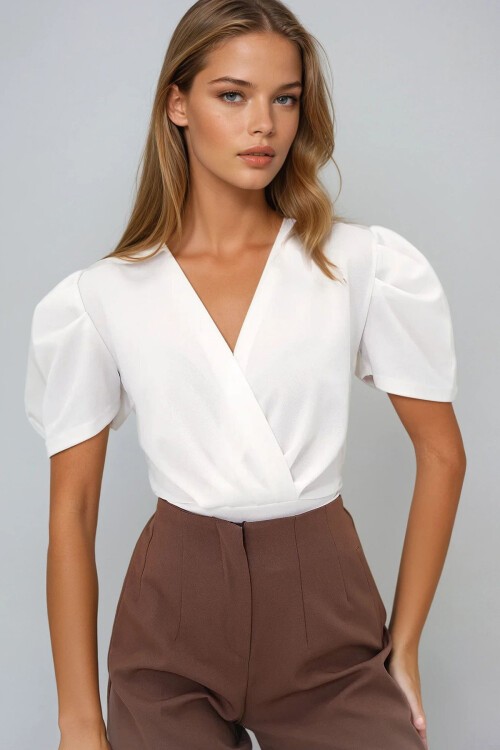 Beyaz Kruvaze Yaka Prenses Kol Örme Krep Bluz