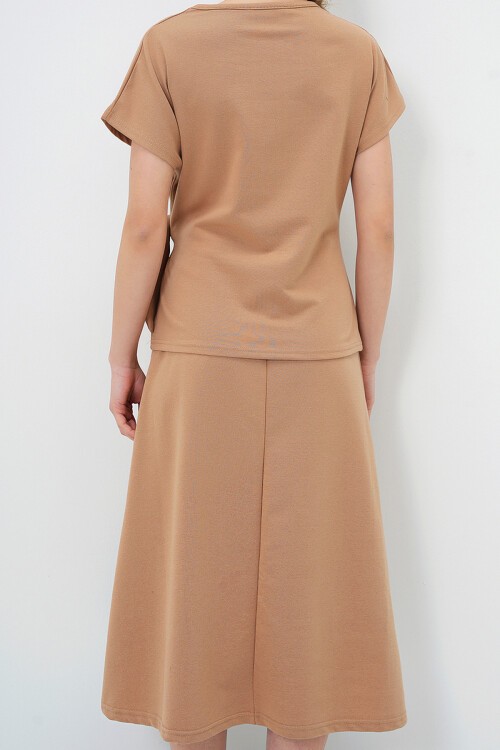 Camel Bisiklet Yaka Drape Detaylı Bluz Ve Kloş Etek Takım