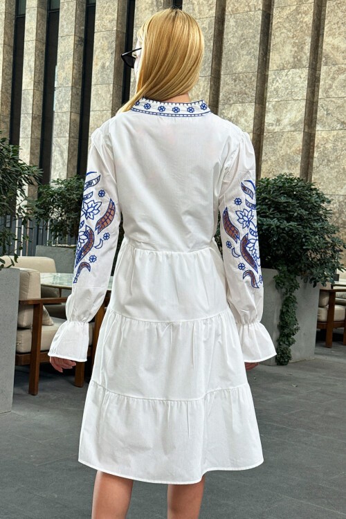 Ekru Hakim Yaka İçi Astarlı Nakış İşlemeli Elbise