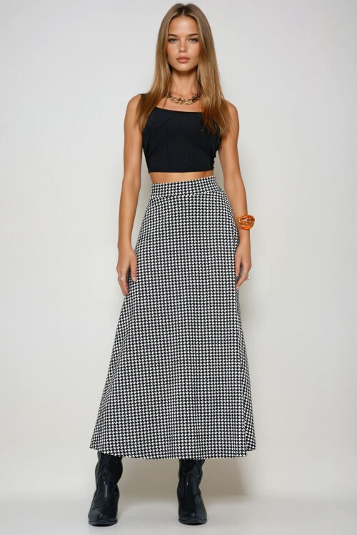 Siyah Beyaz Beli Lastikli Süet Dokulu Desenli Uzun Etek