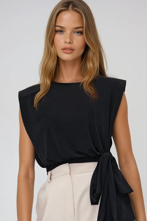 Siyah Bisiklet Yaka Vatkalı Beli Bağlama Detaylı Sandy Bluz