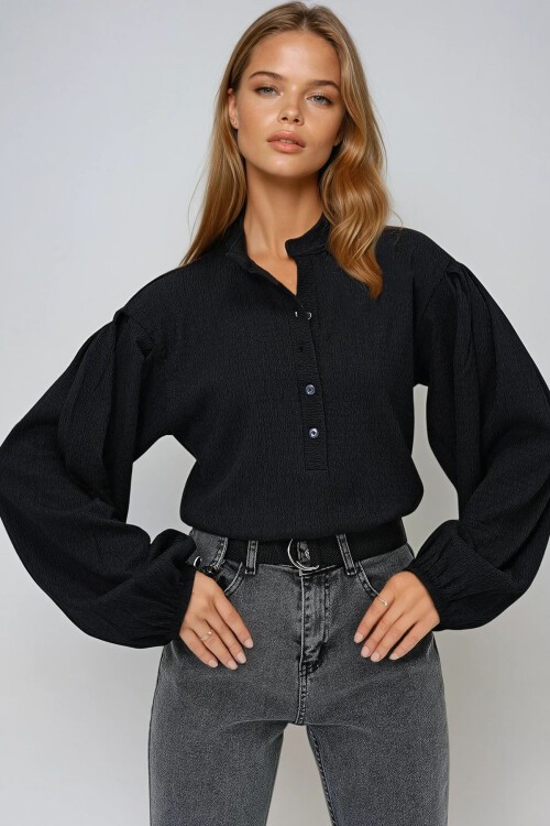 Siyah Hakim Yaka Önü Düğmeli Balon Kol Dokulu Bürümcük Gömlek Bluz
