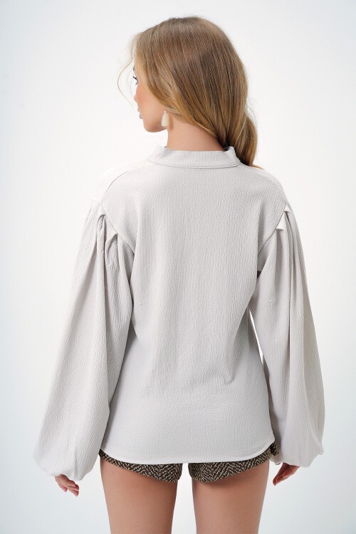 Taş Hakim Yaka Önü Düğmeli Balon Kol Dokulu Gömlek Bluz