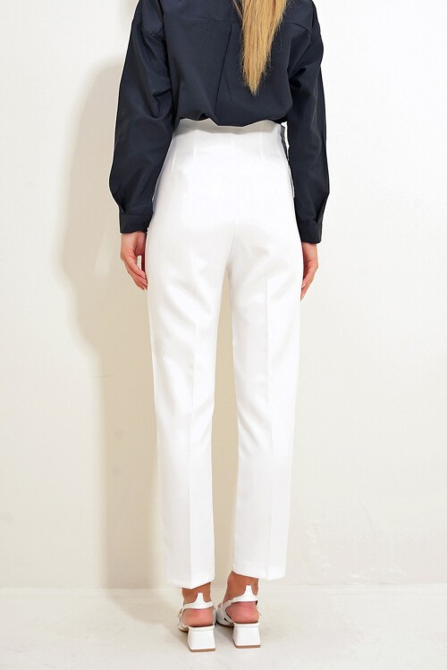 Beyaz Yüksek Bel Havuç Pantolon
