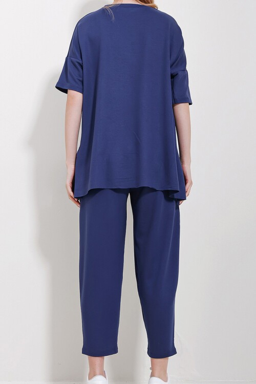 İndigo Bisiklet Yaka Asimetrik Kesim Armalı Bluz Ve Pantolon Takım