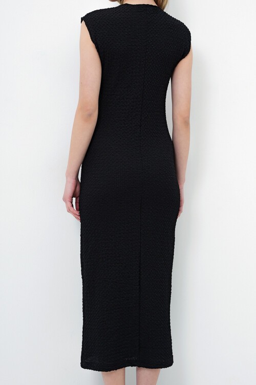 Siyah Bisiklet Yaka Pis Dikiş Detaylı Bürümcük Dokuma Elbise