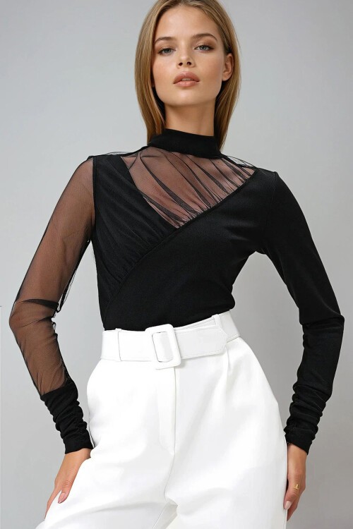 Siyah Bisiklet Yaka Transparan Dekolteli Kolları Tül Örme Krep Bluz