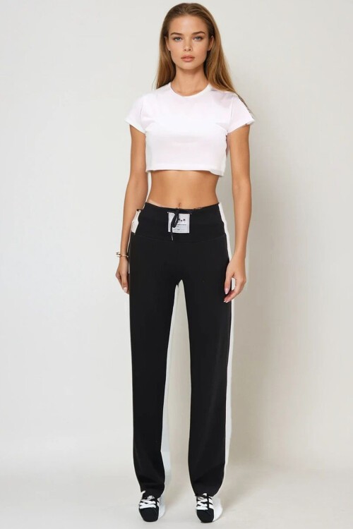 Siyah Yüksek Bel Armalı Bol Paça Eşofman Altı